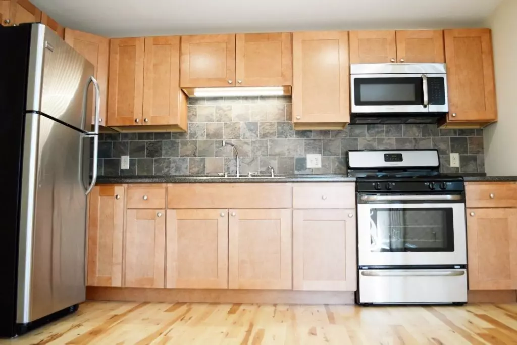 2 Bedroom w/ laundry + parking – 158A North Street, Burlington VT – June 1st, 2026