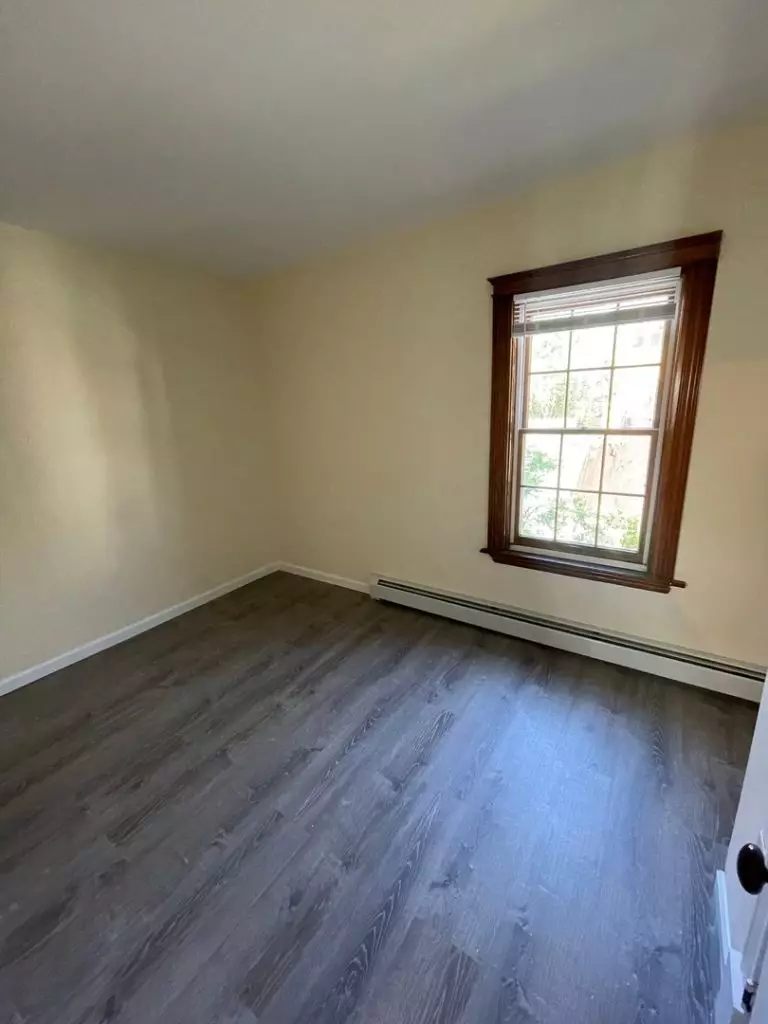 Renovated 4 Bedroom Apartment in Burlington, VT | Old North End Near UVM & Downtown | June 2027