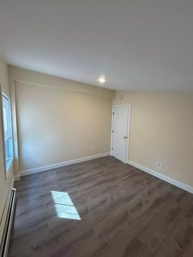88 North St, Burlington, VT | Newly Renovated 4 Bedroom House with Yard & Parking | June 2027