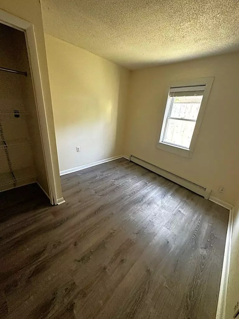 50 North Ave – June 1st – Spacious 3 bedroom apartment available