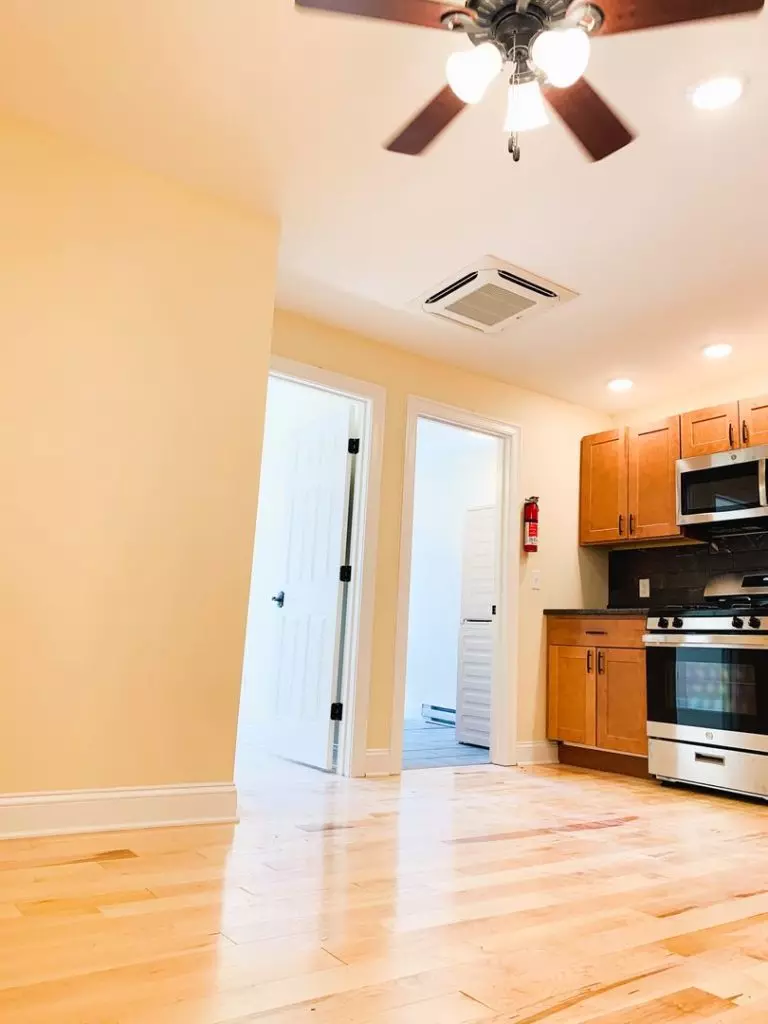 Renovated 1 Bedroom with Parking – 100 North Street #1 in Burlington- June 1st, 2026