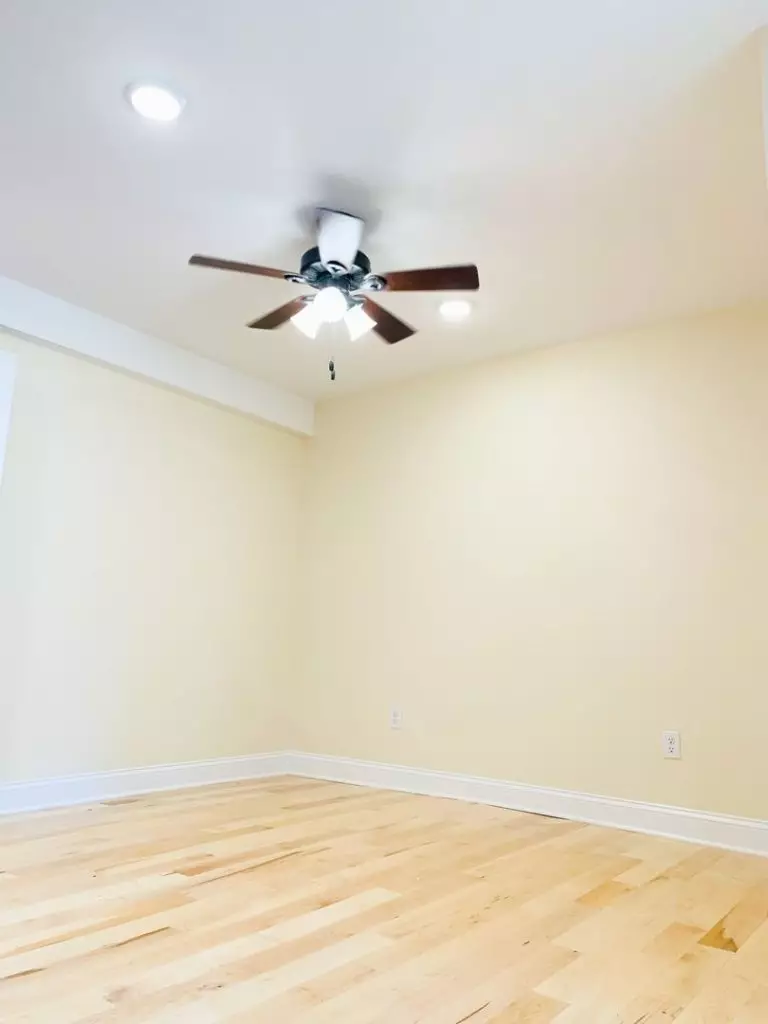 Renovated 1 Bedroom with Parking – 100 North Street #1 in Burlington- June 1st, 2026