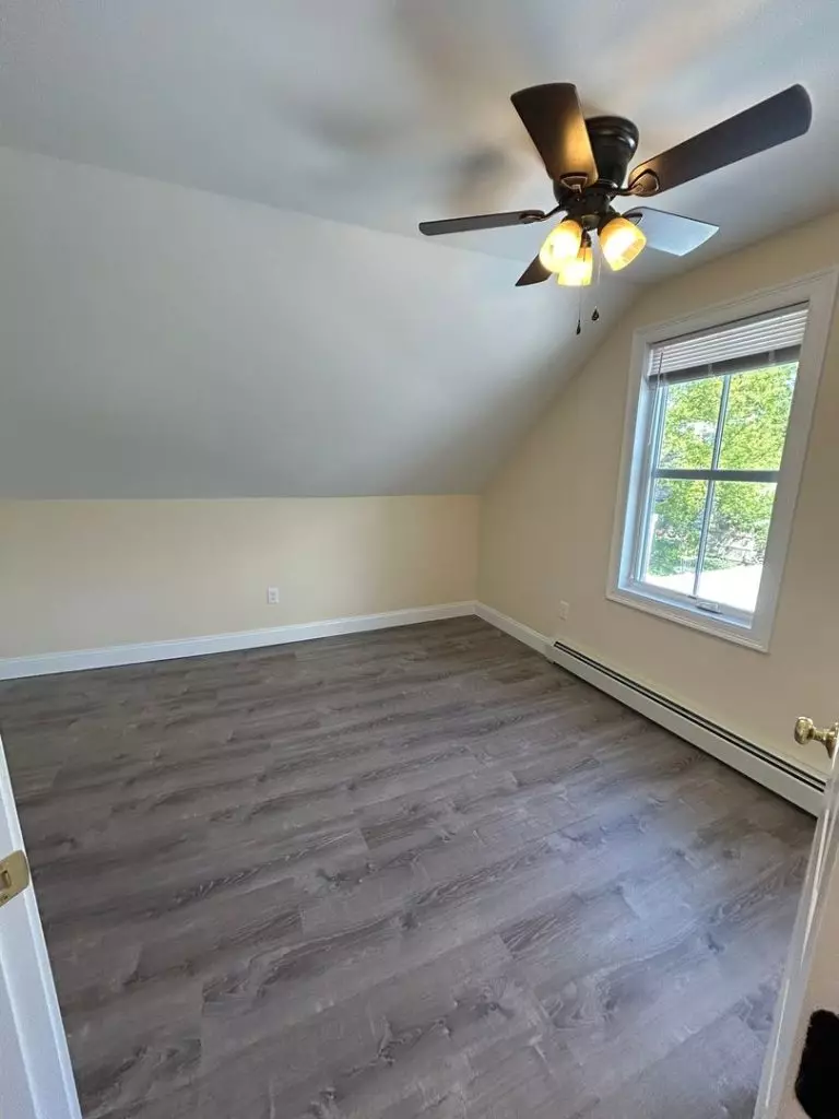 88 North St, Burlington, VT | Newly Renovated 4 Bedroom House with Yard & Parking | June 2027