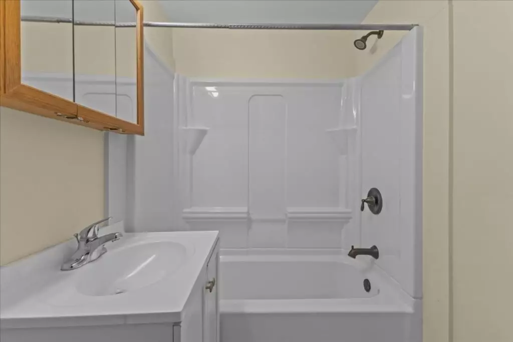 One Bedroom, 141 Main Street, Burlington – Available June 1st, 2026