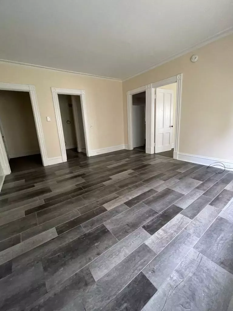 88 Lafountain St, Burlington, VT | 4 Bedroom Apartment Near UVM with Porch & Laundry | June 2027