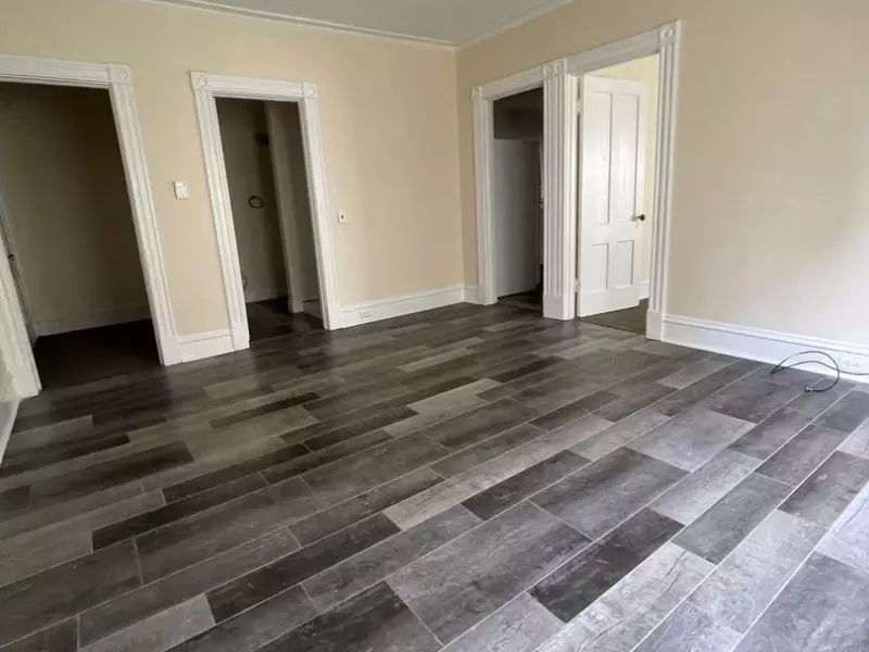 88 Lafountain St, Burlington, VT | 4 Bedroom Apartment Near UVM with Porch & Laundry | June 2027