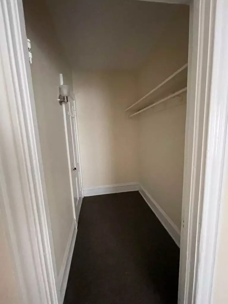 88 Lafountain St, Burlington, VT | 4 Bedroom Apartment Near UVM with Porch & Laundry | June 2027