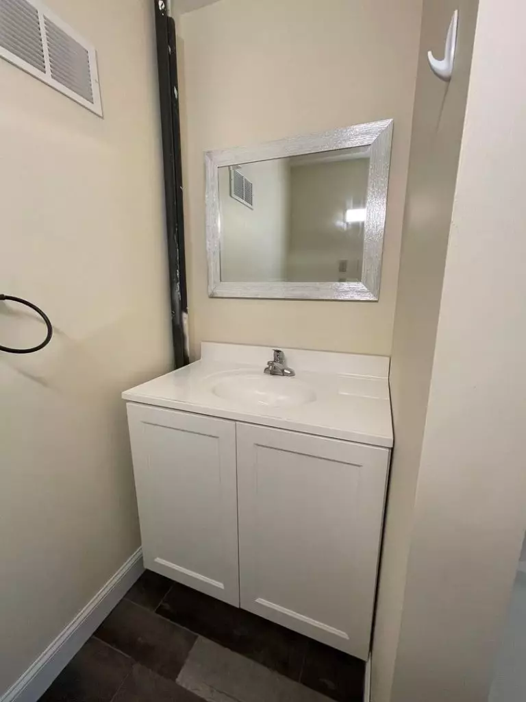 88 Lafountain St, Burlington, VT | 4 Bedroom Apartment Near UVM with Porch & Laundry | June 2027