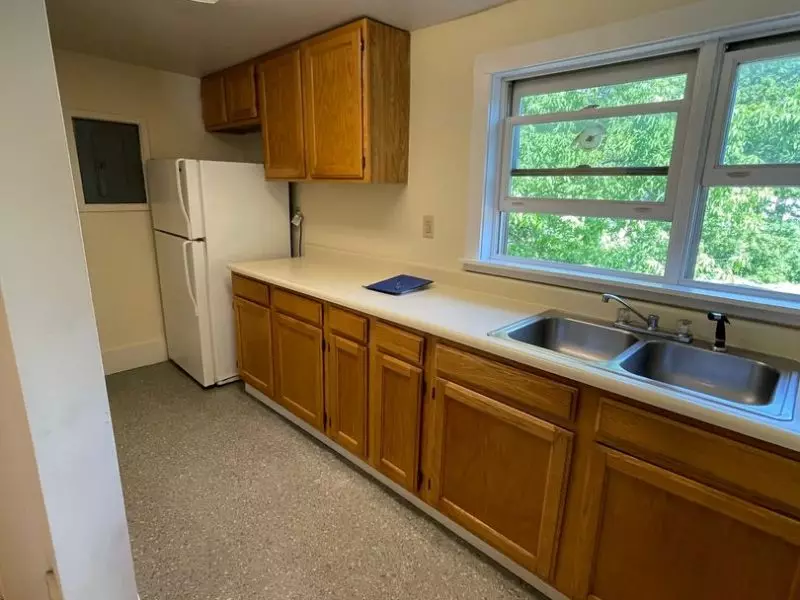 3 Bedroom Apartment in Burlington, VT | Old North End Near UVM | June 2027