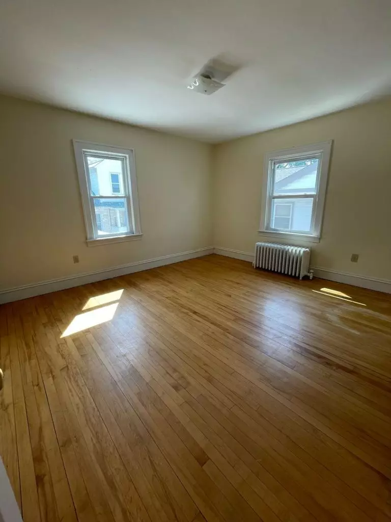 3 Bedroom Apartment in Burlington, VT | Old North End Near UVM | June 2027