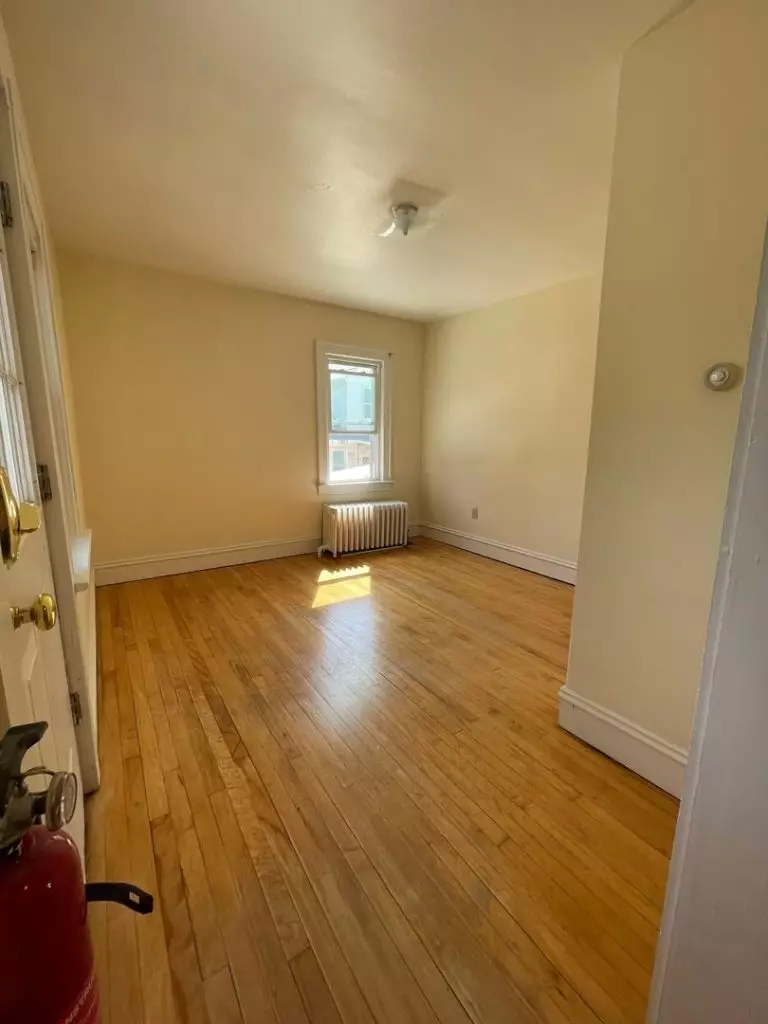 3 Bedroom Apartment in Burlington, VT | Old North End Near UVM | June 2027