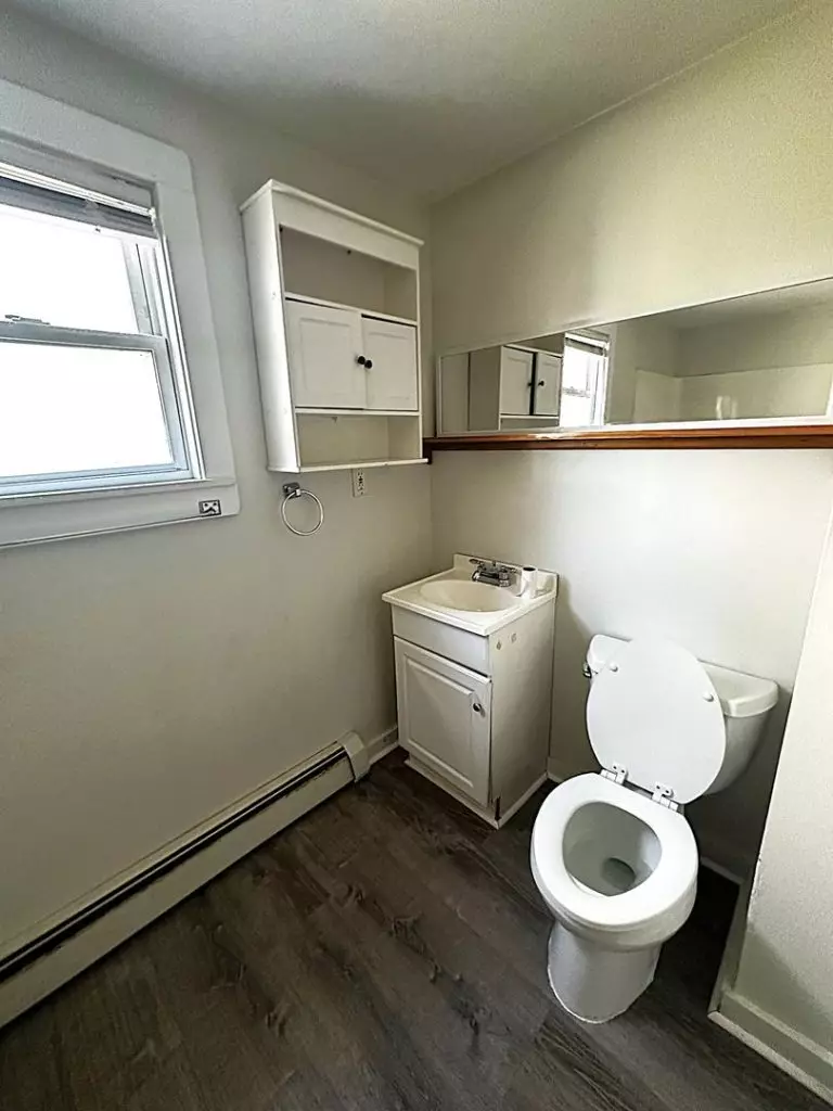 50 North Ave – June 1st – Spacious 3 bedroom apartment available