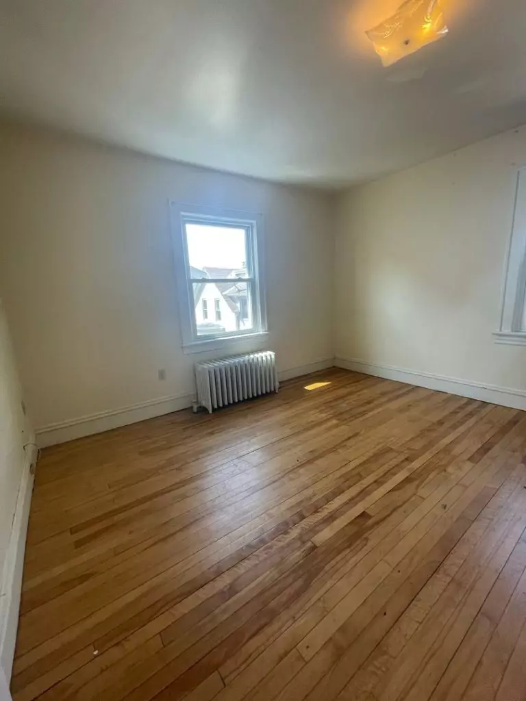 3 Bedroom Apartment in Burlington, VT | Old North End Near UVM | June 2027