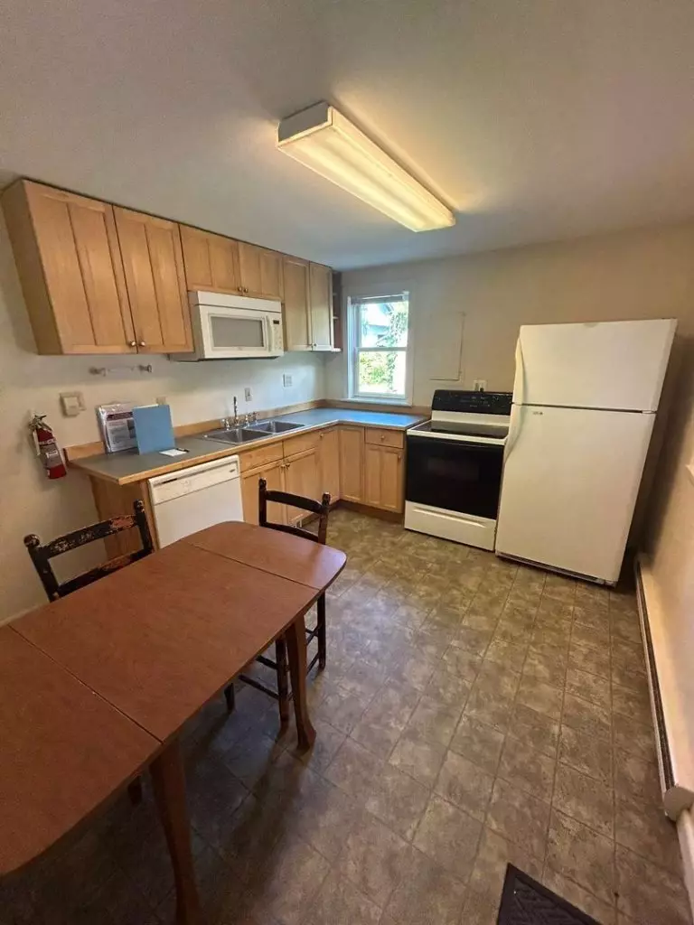 2 Bedroom + Office Apartment in Burlington, VT | Laundry, Storage & Parking | June 2027