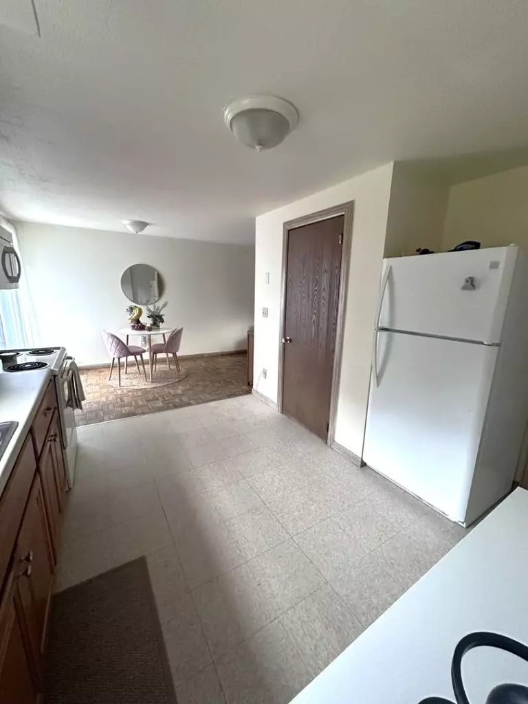 173 Julie Drive, Cute 2BR in Colchester!
