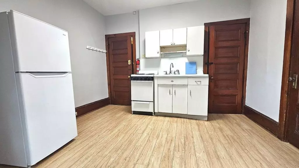 STUDIO APARTMENT, Burlington VT – AVAILABLE June 1, 2026