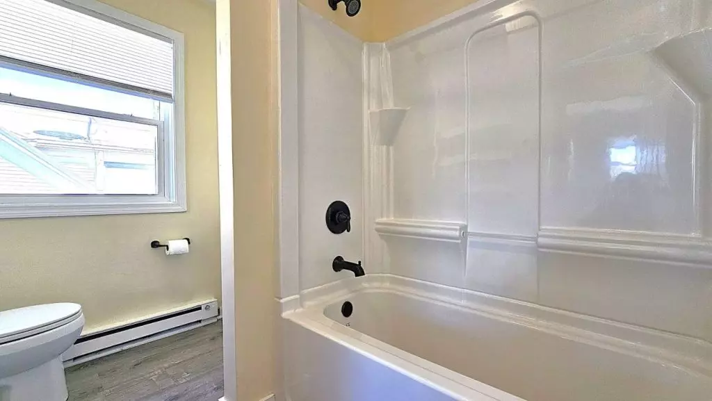 One Bedroom in Burlington, VT – Available June 1, 2026
