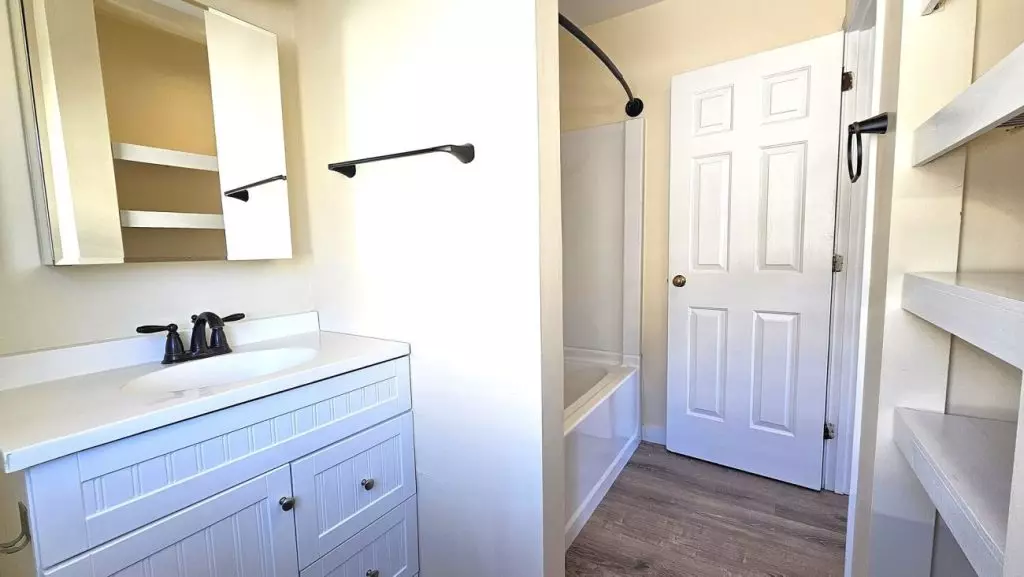 One Bedroom in Burlington, VT – Available June 1, 2026