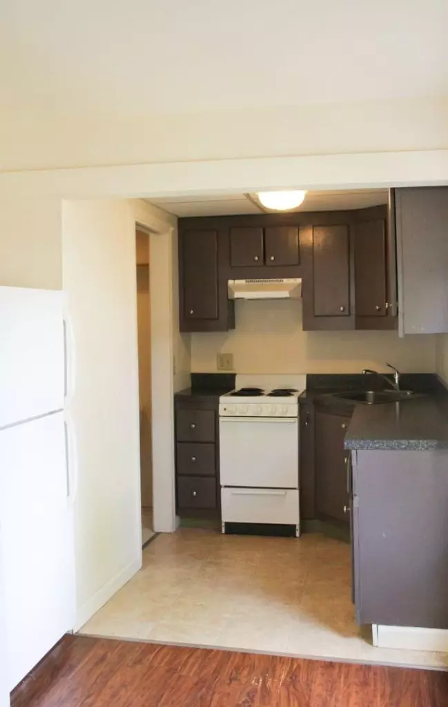 One bedroom with Laundry – 157 North Street, Burlington VT – June 1st, 2026