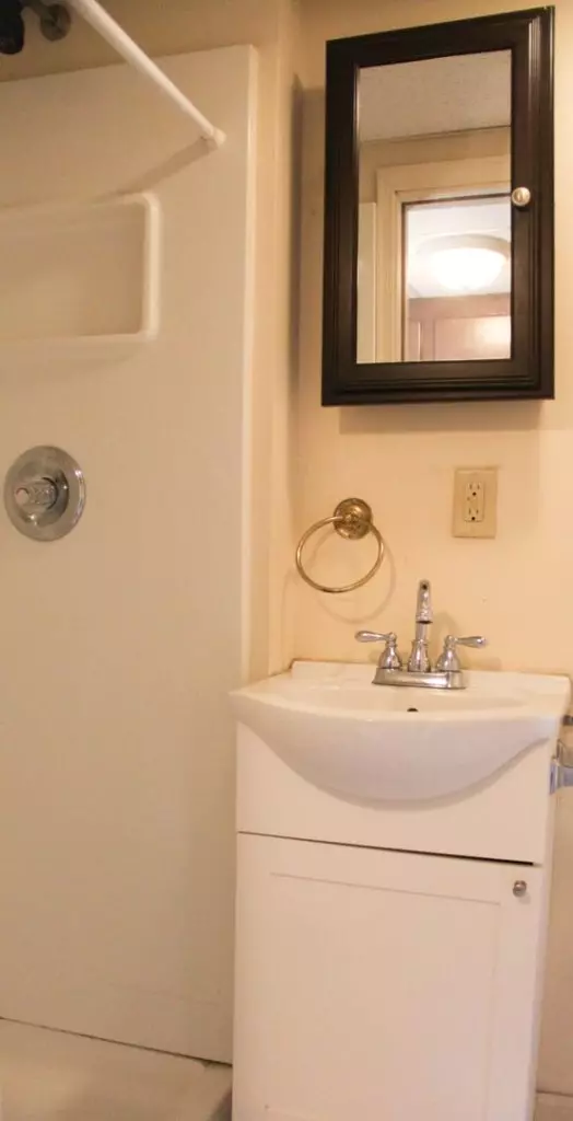 One bedroom with Laundry – 157 North Street, Burlington VT – June 1st, 2026