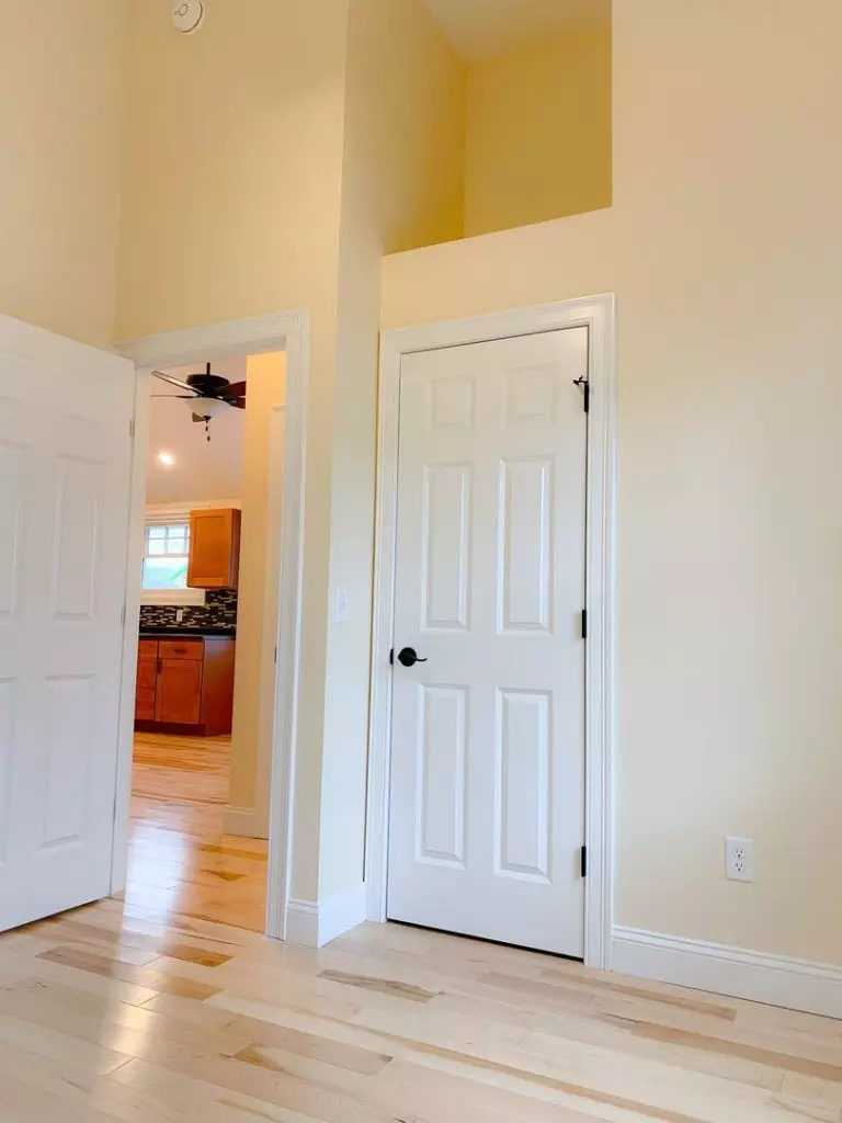 4 Bedroom, with Laundry 76 North Street- June 1st, 2026, Burlington VT