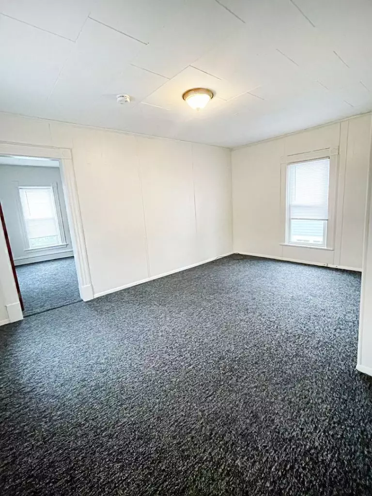 ONE BEDROOM W/ HEAT INCLUDED BURLINGTON, VT – JUNE 1st, 2026