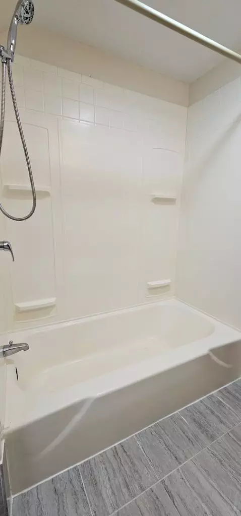 Spacious 2 bedroom available!