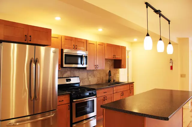 3 Bedroom in Burlington – 69B Spring St – June 1st, 2026