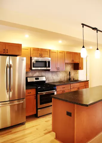 3 Bedroom in Burlington – 69B Spring St – June 1st, 2026
