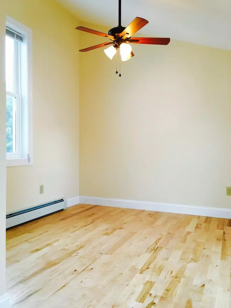 AVAILABLE JUNE 1, 2026 – Renovated 3-Bedroom Downtown Burlington Apartment Near UVM & Champlain College Campus with Washer/Dryer