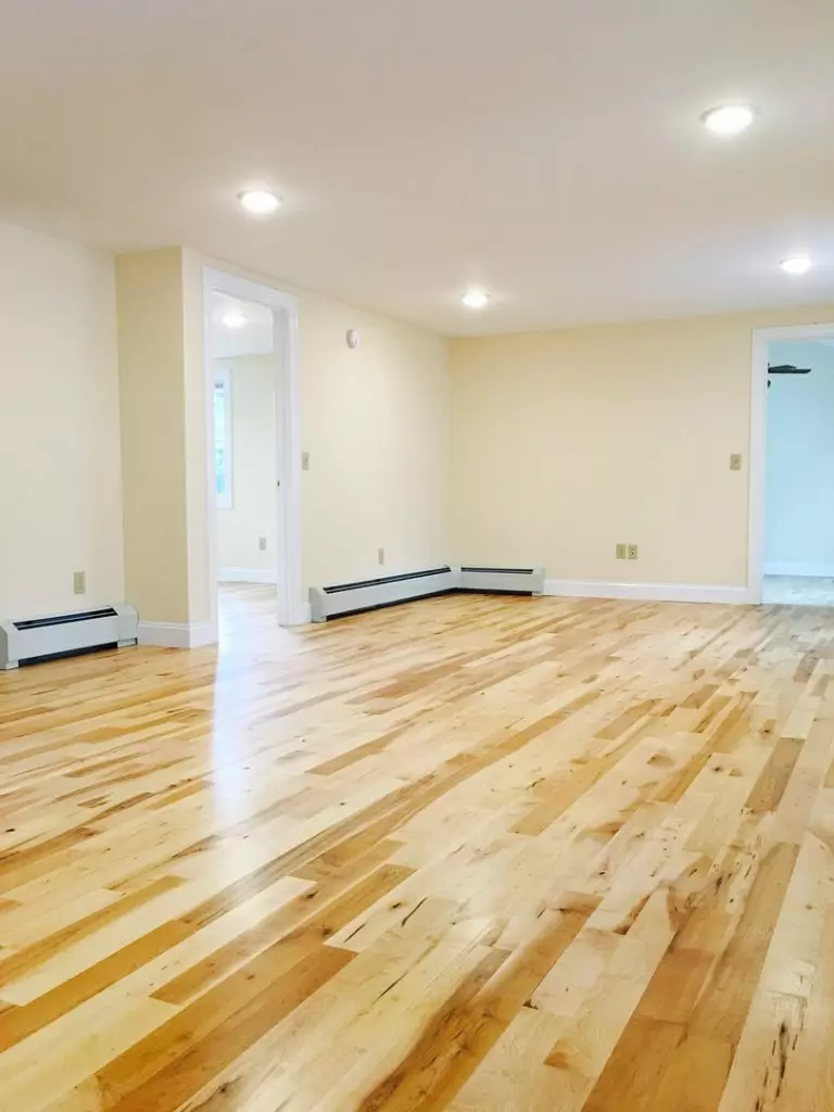AVAILABLE JUNE 1, 2026 – Renovated 3-Bedroom Downtown Burlington Apartment Near UVM & Champlain College Campus with Washer/Dryer
