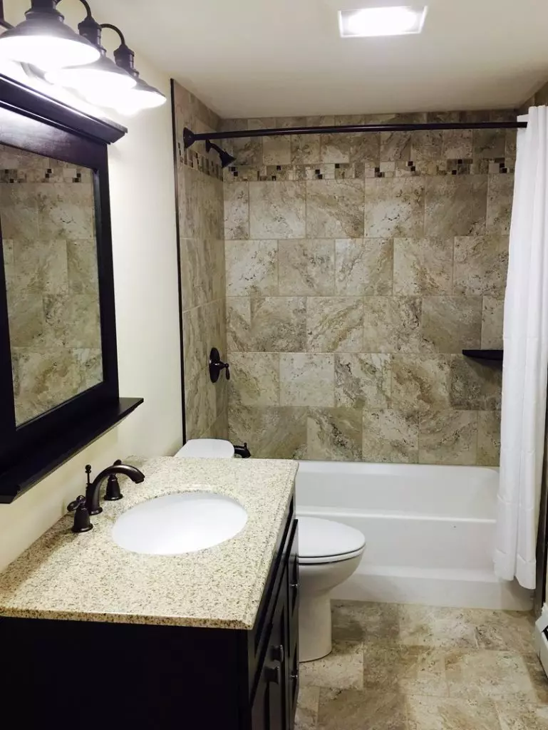 AVAILABLE JUNE 1, 2026 – Renovated 3-Bedroom Downtown Burlington Apartment Near UVM & Champlain College Campus with Washer/Dryer