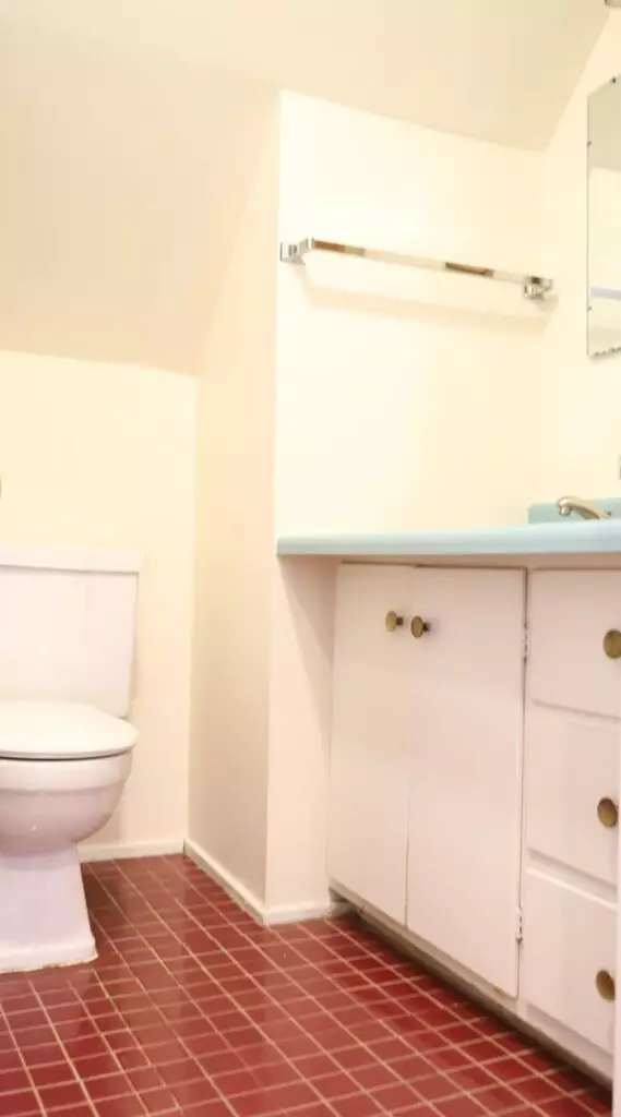 42 North Prospect Street #7 – Studio w/ Parking in Burlington, Close to Campus – June 1, 2026