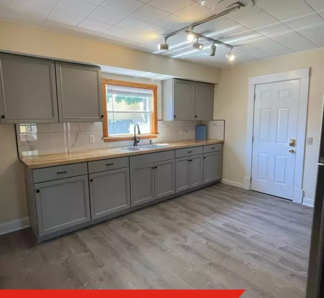 Renovated 4 Bedroom Apartment in Burlington, VT | Old North End Near UVM & Downtown | June 2027
