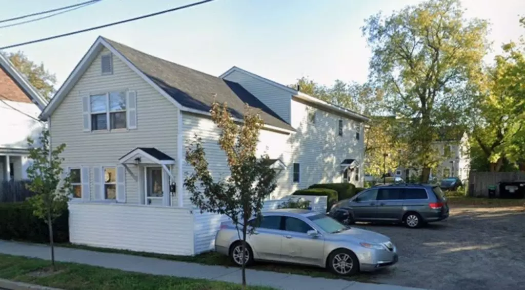 Newly Renovated 2 Bedroom – Available NOW