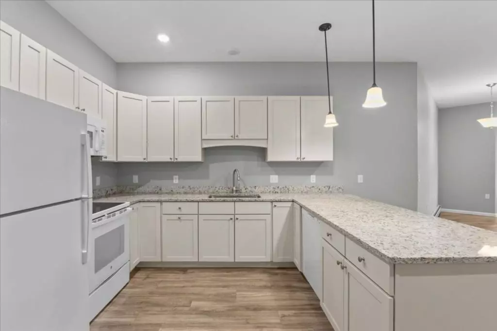 Spacious 2-Bedroom, 2 Bath Apartment at 32 Cottonwood Drive, Apt #201 – Williston, VT!