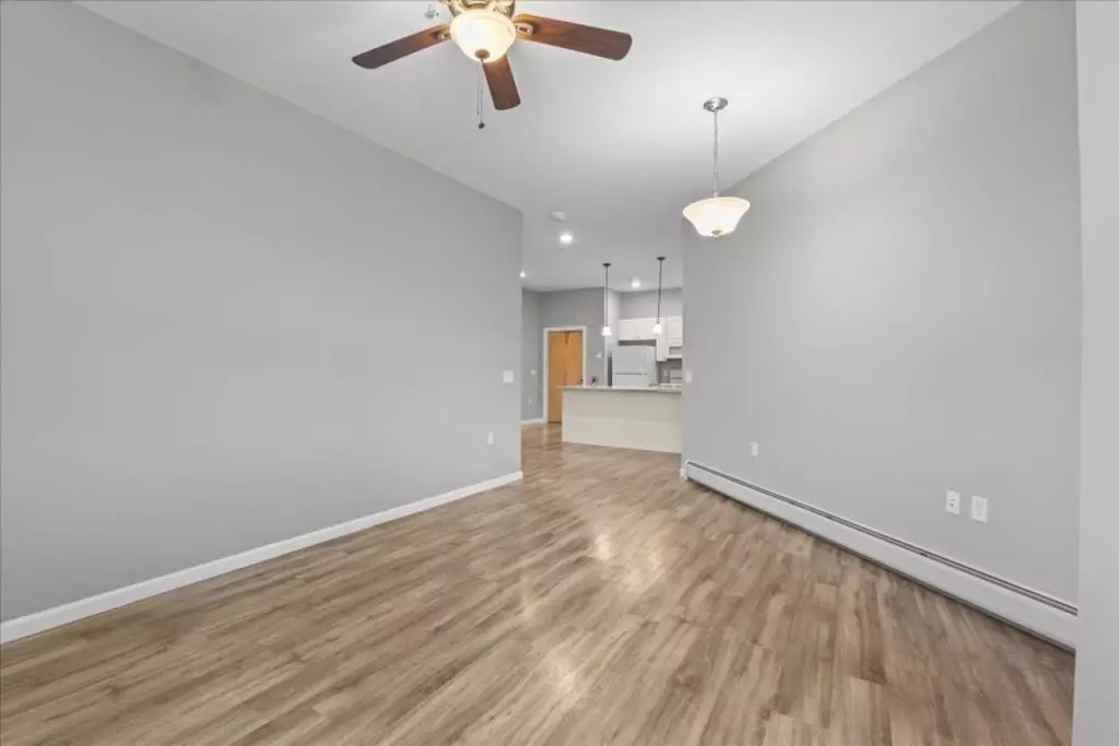 Spacious 2-Bedroom, 2 Bath Apartment at 32 Cottonwood Drive, Apt #201 – Williston, VT!