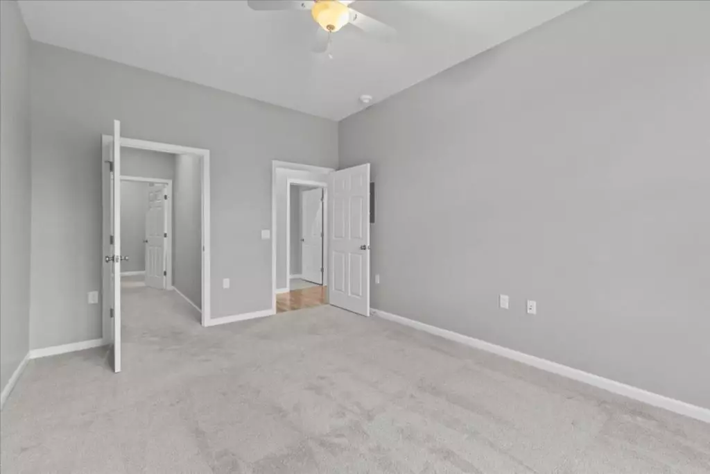 Spacious 2-Bedroom, 2 Bath Apartment at 32 Cottonwood Drive, Apt #201 – Williston, VT!