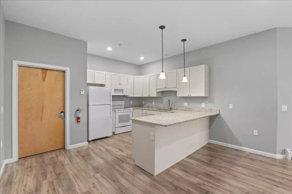 Spacious 2-Bedroom, 2 Bath Apartment at 32 Cottonwood Drive, Apt #201 – Williston, VT!