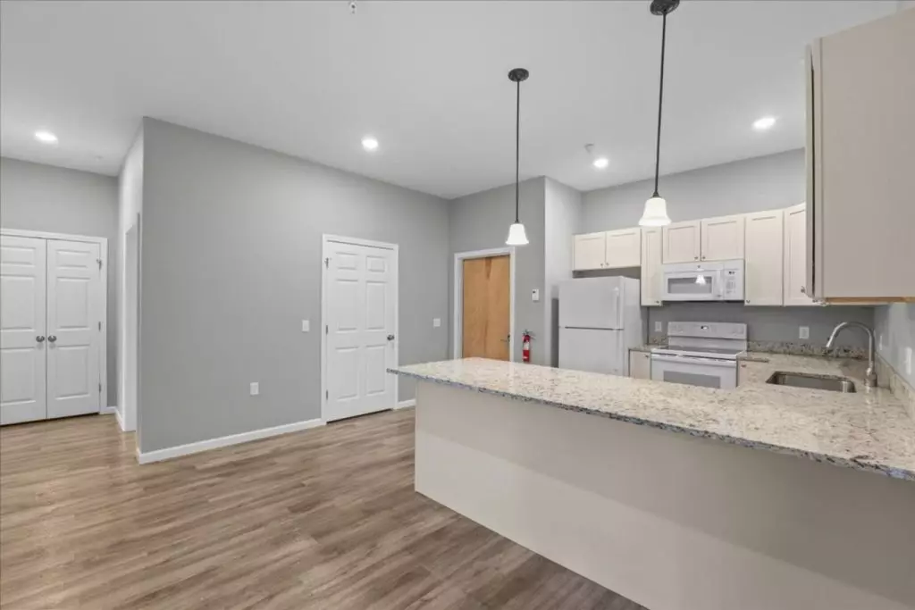 Spacious 2-Bedroom, 2 Bath Apartment at 32 Cottonwood Drive, Apt #201 – Williston, VT!