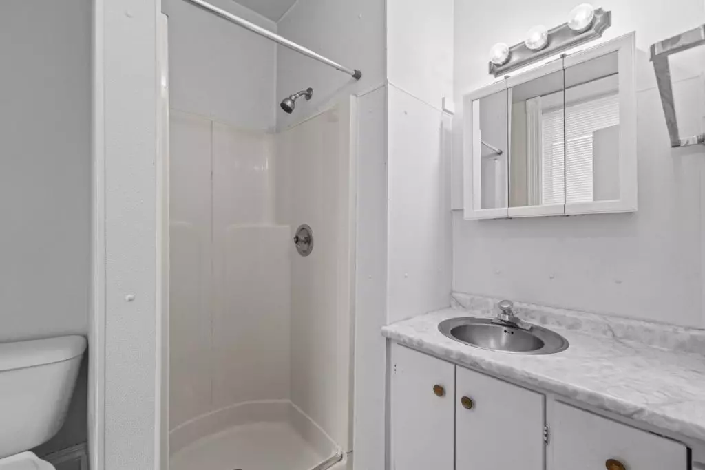 Studio in Burlington, VT – 42 North Prospect Street #4 – June 1, 2026
