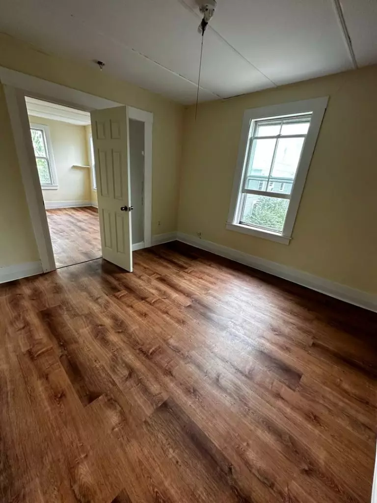ONE BEDROOM (PLUS OFFICE) AVAILABLE IN BURLINGTON VT- JUNE 1ST, 2026