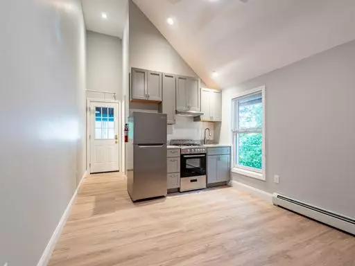 Just Renovated 1 Bedroom Plus Office in Burlington, VT – June 1st 2026