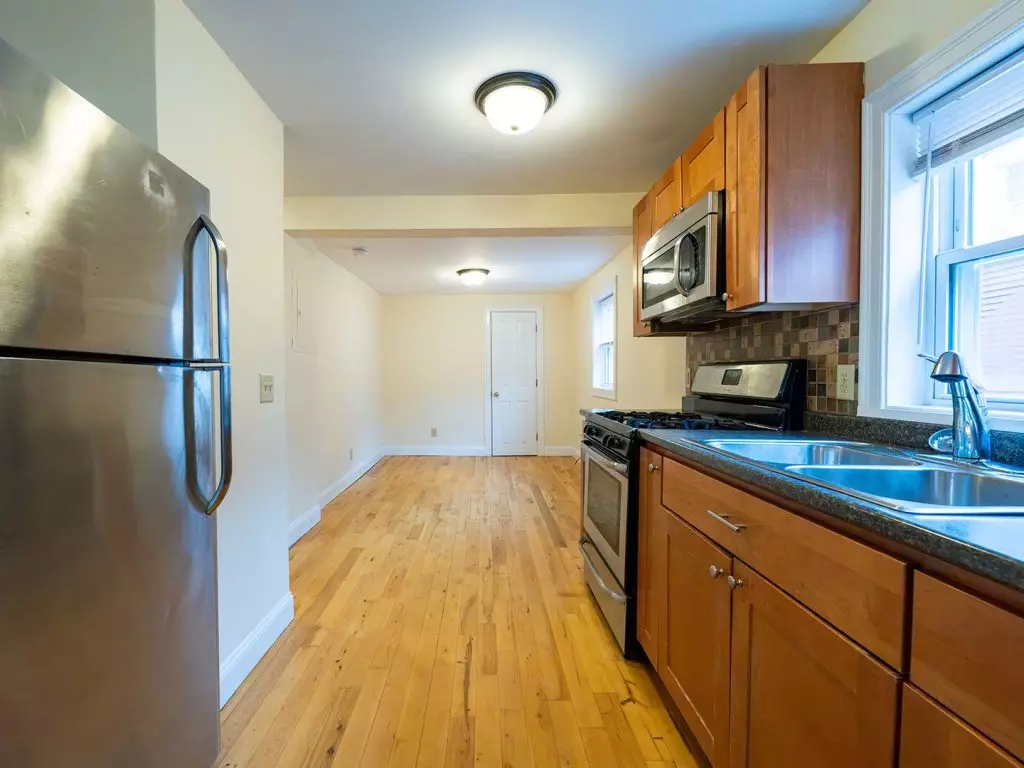 Renovated Studio Apartment in Burlington VT – 152C North Street AVAILABLE OCTOBER 5TH, 2026