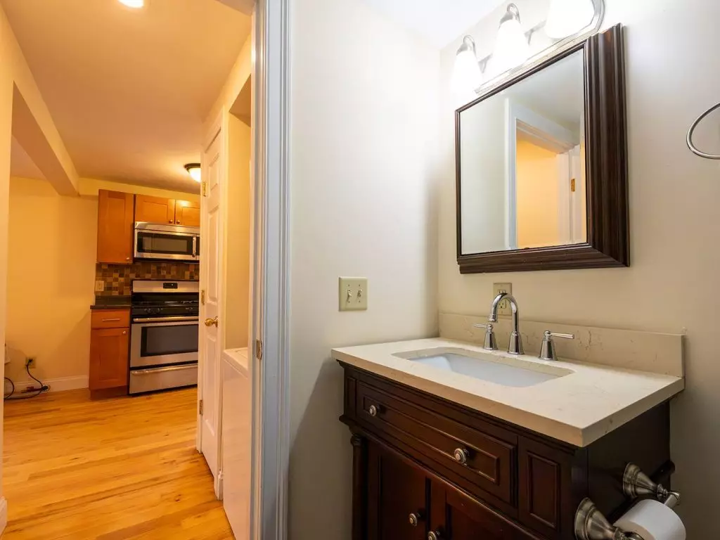 Renovated Studio Apartment in Burlington VT – 152C North Street AVAILABLE OCTOBER 5TH, 2026