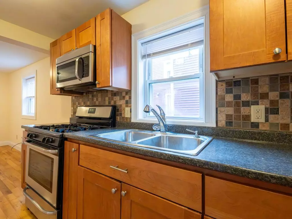 Renovated Studio Apartment in Burlington VT – 152C North Street AVAILABLE OCTOBER 5TH, 2026