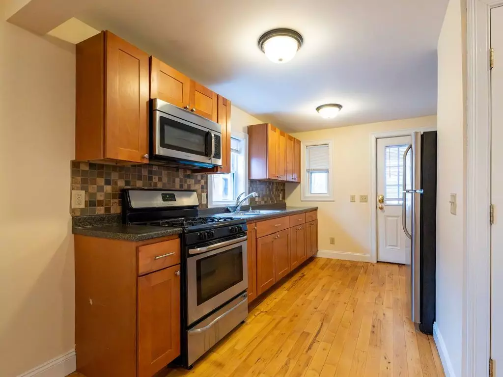 Renovated Studio Apartment in Burlington VT – 152C North Street AVAILABLE OCTOBER 5TH, 2026