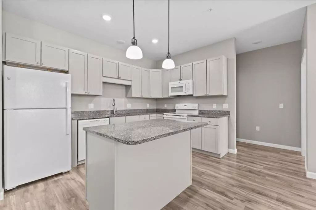Spacious 2-Bedroom, 2 Bath Apartment at 31 Cottonwood Drive, Apt #206– Williston, VT!