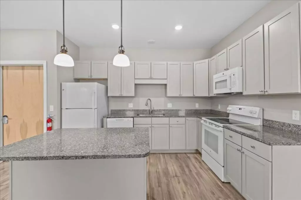 Spacious 2-Bedroom, 2 Bath Apartment at 31 Cottonwood Drive, Apt #206– Williston, VT!