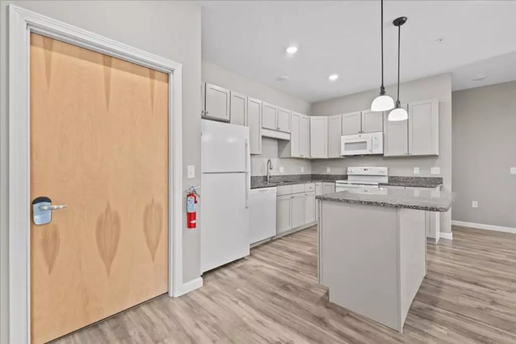 Spacious 2-Bedroom, 2 Bath Apartment at 31 Cottonwood Drive, Apt #206– Williston, VT!